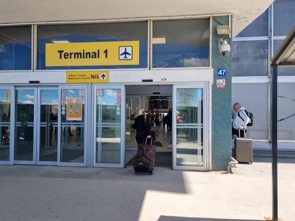 belgrade airport gates