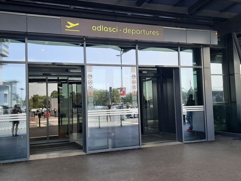 airport nikola tesla belgrade departures
